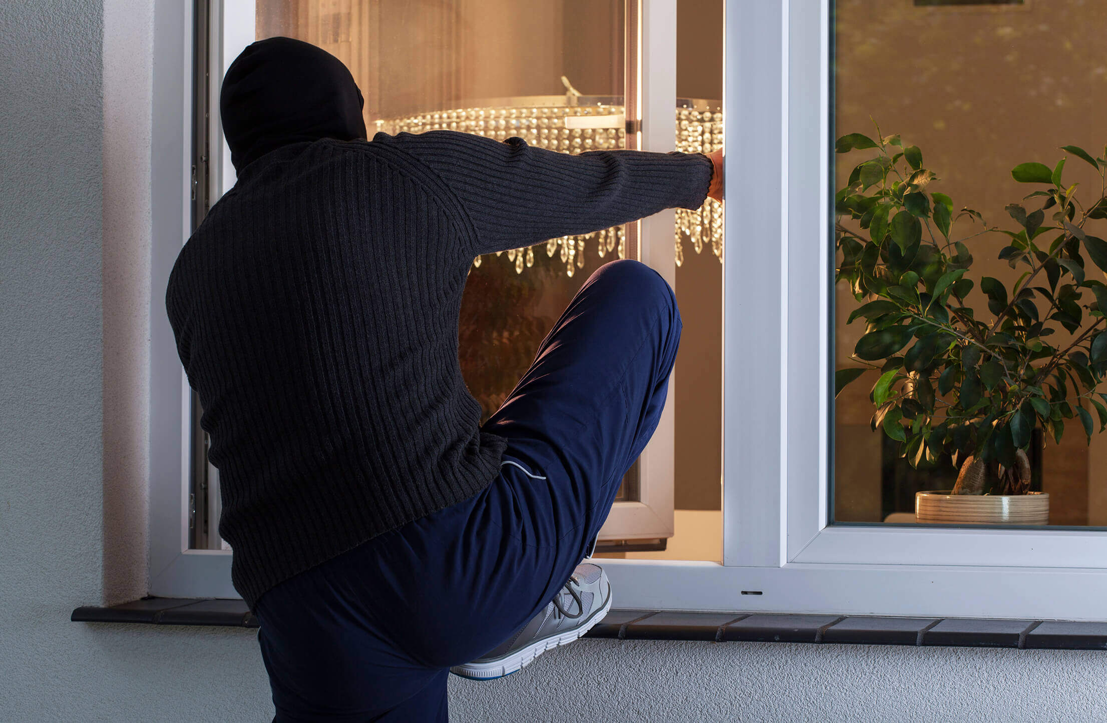 4 Ways to Make Your Home More Inviting…to a Burglar